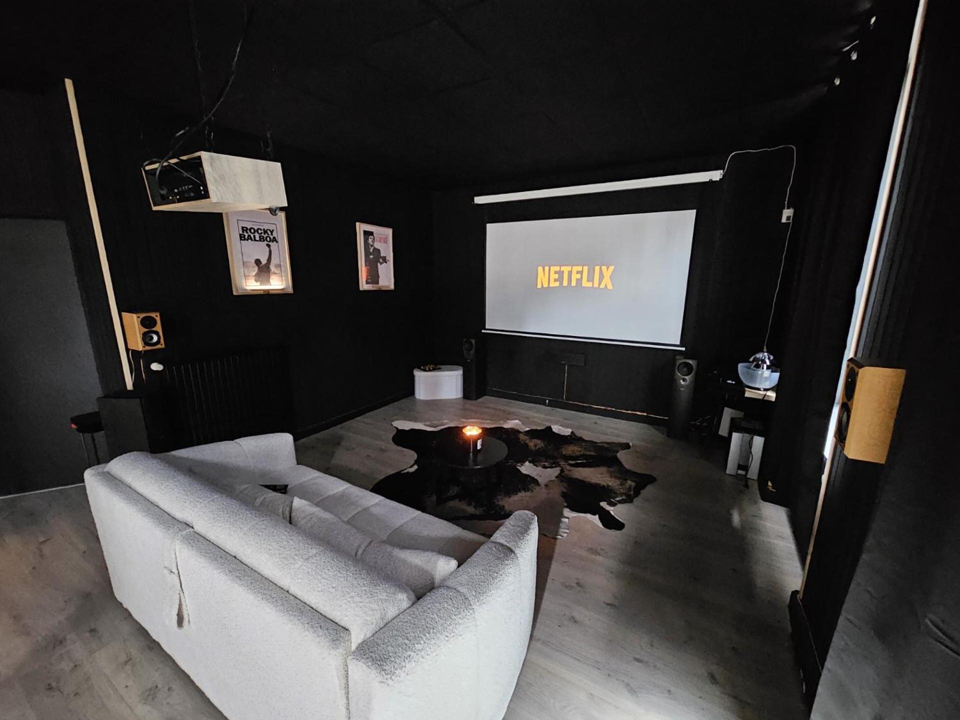 Black Box Cinema Appartement Avec Balneo Épinal Exterior foto